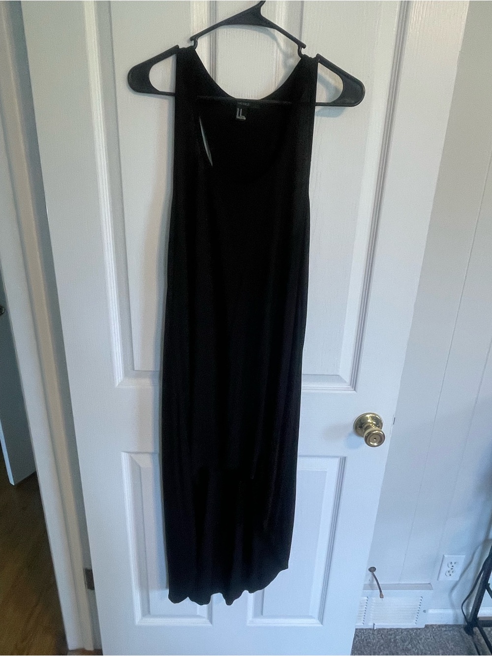 Forever 21 Black Scoop Neck Maxi Dress